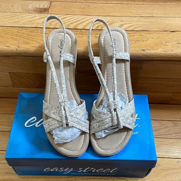 NEW Easy Street Slingback Wedge Sandals Size 10M - Picture 2 of 7